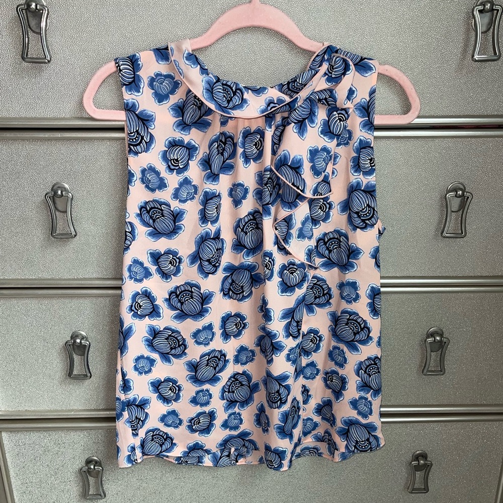 Ann Taylor | sleeveless blouse size Medium Petite